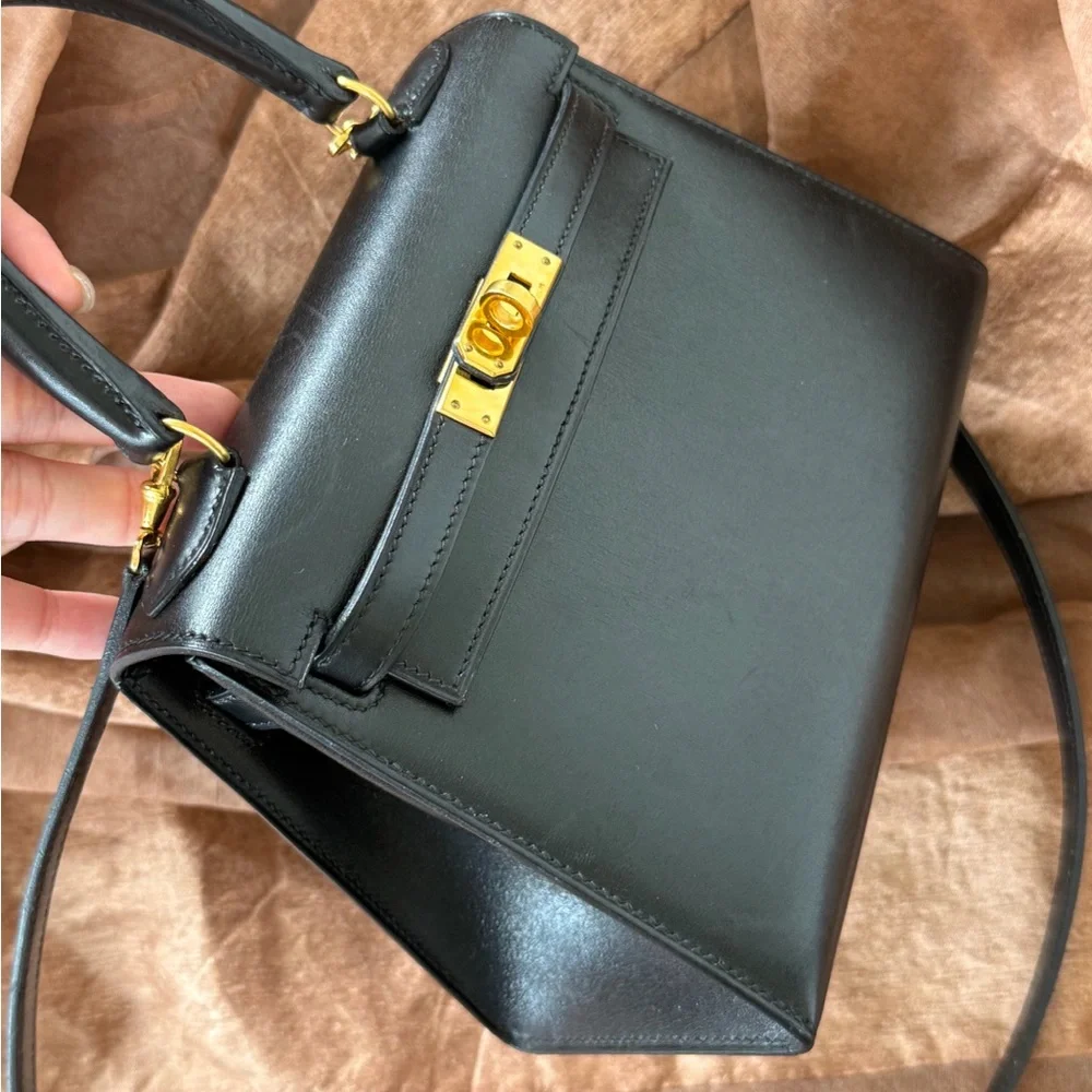 HERMÈS Black Vintage Mini Kelly Box Calfskin GHW - Picture 11 of 15